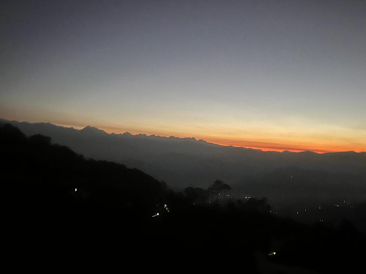 Hotel Nagarkot Holiday Inn Exterior foto